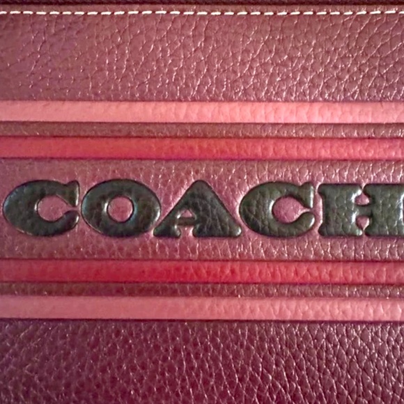Coach Burgundy and Pink Leather Wristlet EUC 🎁 Gift Ready - Picture 5 of 5